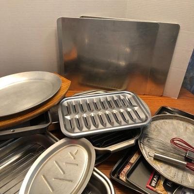 Pans, Pans & More Pans plus some -Lot 438
