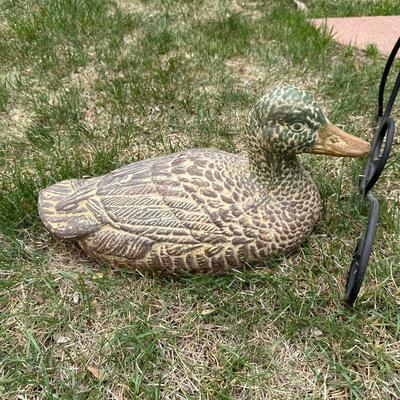 DUCK AND FROG YARD DECOR AND SHORTER SHEPHERDS HOOK
