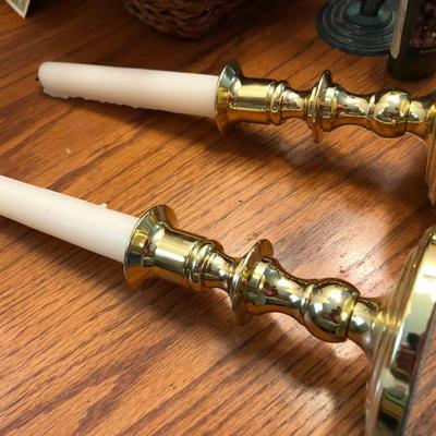 Candle Lot: Candles, Candle Holders & Basket -Lot 439