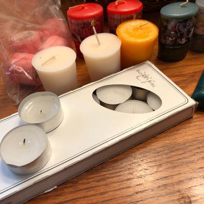 Candle Lot: Candles, Candle Holders & Basket -Lot 439