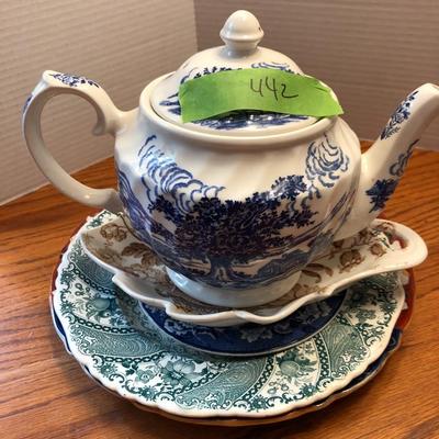 Fine Bone China Lot -Lot 442
