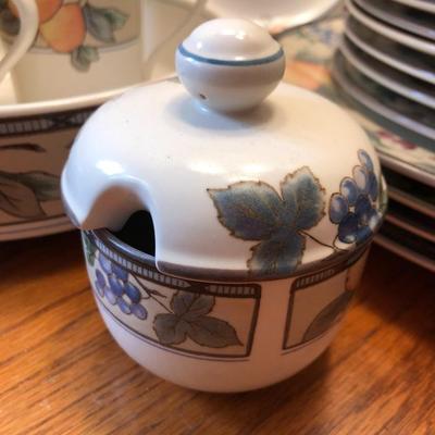 Mikasa Intaglio CAC29 Garden Harvest -Lot 443