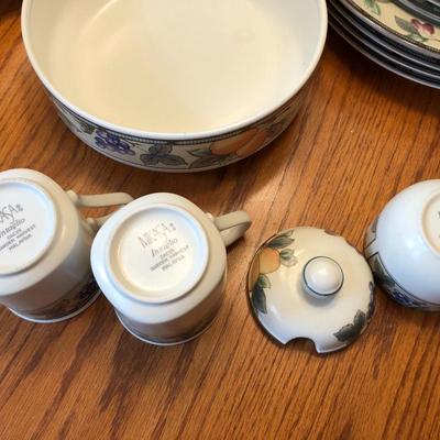 Mikasa Intaglio CAC29 Garden Harvest -Lot 443