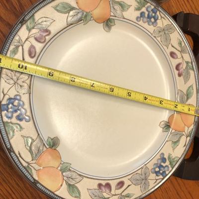 Mikasa Intaglio CAC29 Garden Harvest -Lot 443