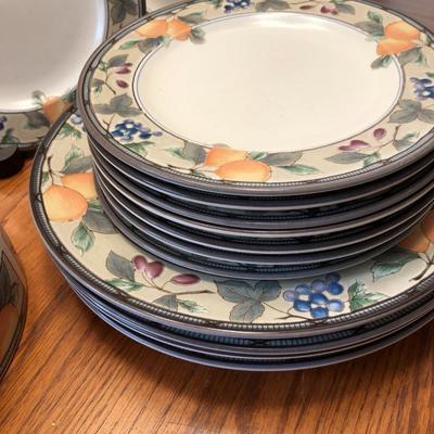 Mikasa Intaglio CAC29 Garden Harvest -Lot 443