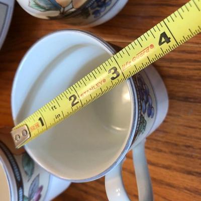 Mikasa Intaglio CAC29 Garden Harvest -Lot 443