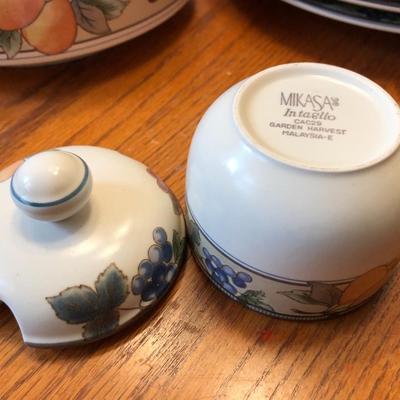 Mikasa Intaglio CAC29 Garden Harvest -Lot 443