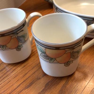 Mikasa Intaglio CAC29 Garden Harvest -Lot 443