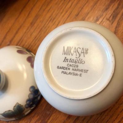 Mikasa Intaglio CAC29 Garden Harvest -Lot 443