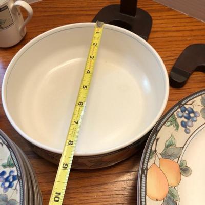 Mikasa Intaglio CAC29 Garden Harvest -Lot 443