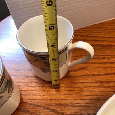 Mikasa Intaglio CAC29 Garden Harvest -Lot 443