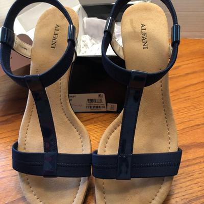 *NEW* Alfani & Clarkâ€™s Womanâ€™s Shoes Size 8.5M -Lot 447