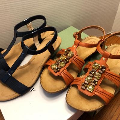 *NEW* Alfani & Clarkâ€™s Womanâ€™s Shoes Size 8.5M -Lot 447