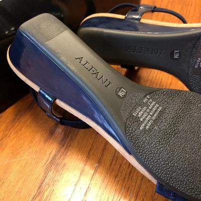 *NEW* Alfani & Clarkâ€™s Womanâ€™s Shoes Size 8.5M -Lot 447