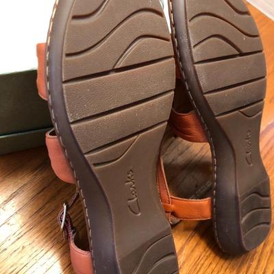 *NEW* Alfani & Clarkâ€™s Womanâ€™s Shoes Size 8.5M -Lot 447