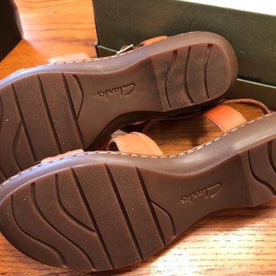 *NEW* Alfani & Clarkâ€™s Womanâ€™s Shoes Size 8.5M -Lot 447