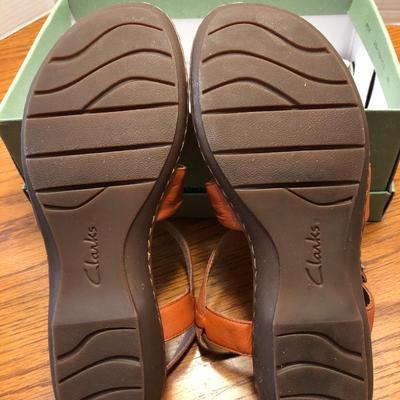 *NEW* Alfani & Clarkâ€™s Womanâ€™s Shoes Size 8.5M -Lot 447