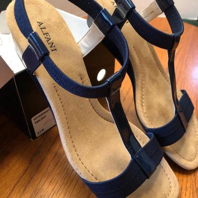 *NEW* Alfani & Clarkâ€™s Womanâ€™s Shoes Size 8.5M -Lot 447