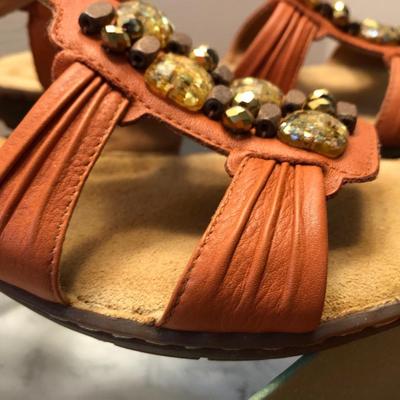 *NEW* Alfani & Clarkâ€™s Womanâ€™s Shoes Size 8.5M -Lot 447