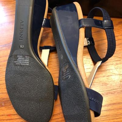 *NEW* Alfani & Clarkâ€™s Womanâ€™s Shoes Size 8.5M -Lot 447