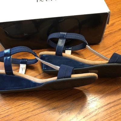 *NEW* Alfani & Clarkâ€™s Womanâ€™s Shoes Size 8.5M -Lot 447