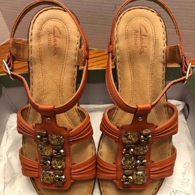 *NEW* Alfani & Clarkâ€™s Womanâ€™s Shoes Size 8.5M -Lot 447