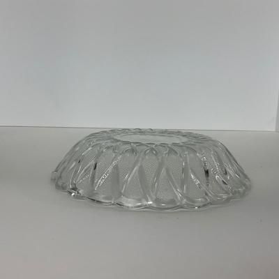 -86- GLASSWARE | Pretzel Indiana Glass Co. | Bowls