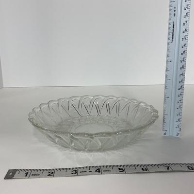 -86- GLASSWARE | Pretzel Indiana Glass Co. | Bowls