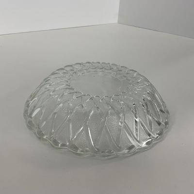 -86- GLASSWARE | Pretzel Indiana Glass Co. | Bowls