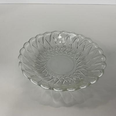-86- GLASSWARE | Pretzel Indiana Glass Co. | Bowls