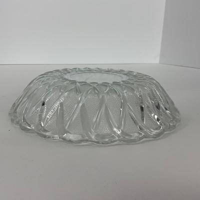 -86- GLASSWARE | Pretzel Indiana Glass Co. | Bowls