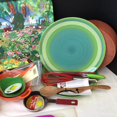 445 Colorful Kitchen Accessories Lot