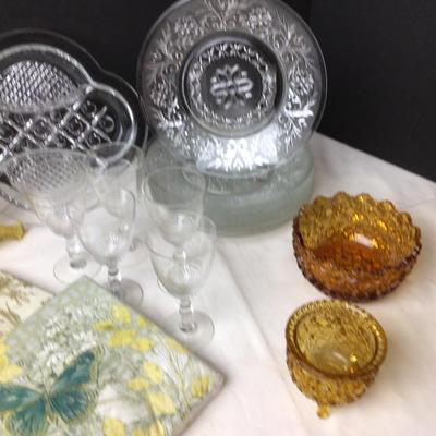 478 Amber & Glass Lot