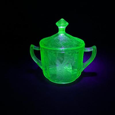-95- URANIUM | Floral Poinsettia Jeanette Glass Co. | Green Depression Covered Sugar