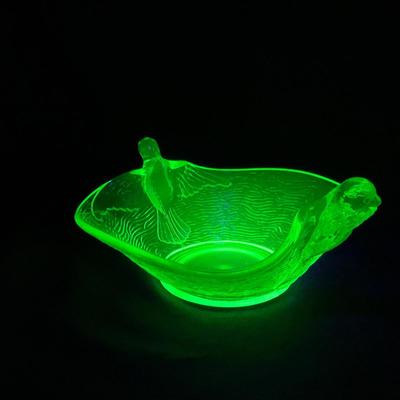 -98-URANIUM | Vaseline Glass Candy Dish With Doves