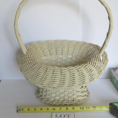 Nice Larger Size Wicker Decorative Basket