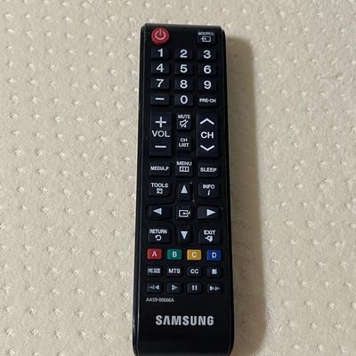 SAMSUNG ~ 32â€ Smart TV ~ *Read Details