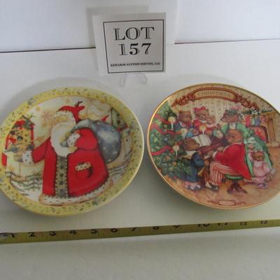 2 Older Decorative Christmas Plates