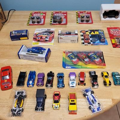 29 Collectable Car Lot