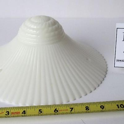 Lot 206: Vintage Monax Petal Lamp Shade