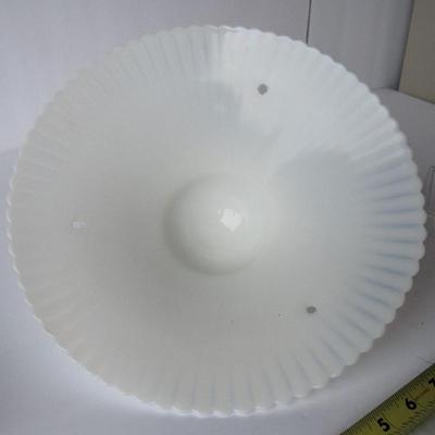 Lot 206: Vintage Monax Petal Lamp Shade