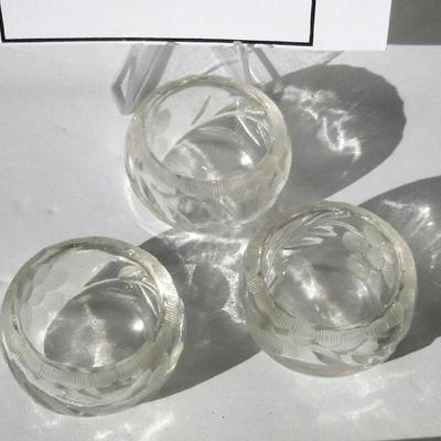 Lot 217: 3 Vintage Cut Glass Salt Dips