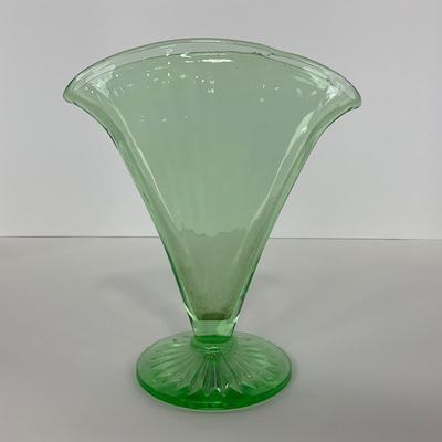 -109- URANIUM | Glass Ribbed Fan Shaped Vase