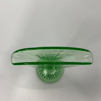 -109- URANIUM | Glass Ribbed Fan Shaped Vase