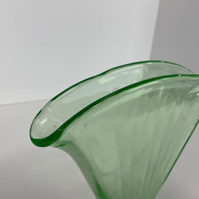 -109- URANIUM | Glass Ribbed Fan Shaped Vase