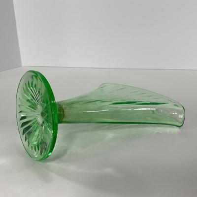 -109- URANIUM | Glass Ribbed Fan Shaped Vase