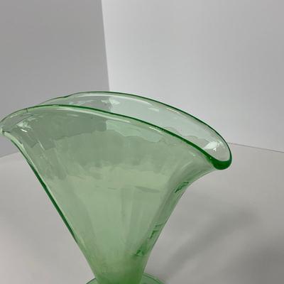 -109- URANIUM | Glass Ribbed Fan Shaped Vase