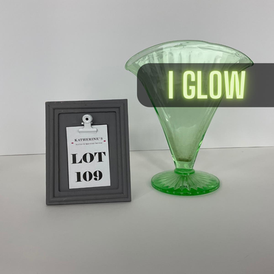 -109- URANIUM | Glass Ribbed Fan Shaped Vase