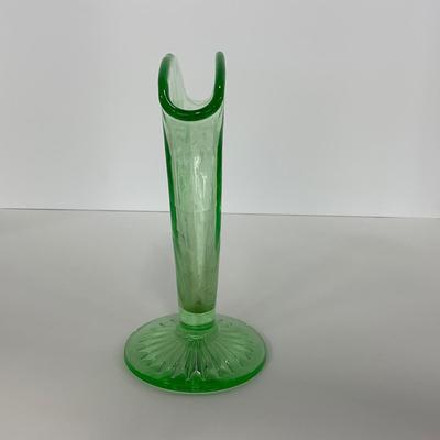 -109- URANIUM | Glass Ribbed Fan Shaped Vase