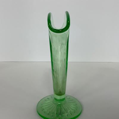 -109- URANIUM | Glass Ribbed Fan Shaped Vase